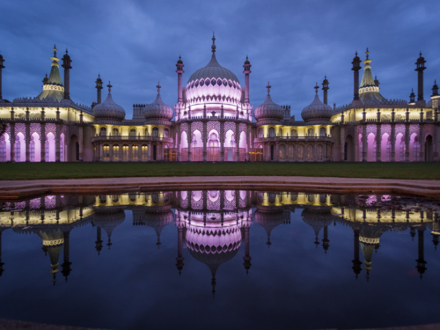 Royal Pavilion lit up at night