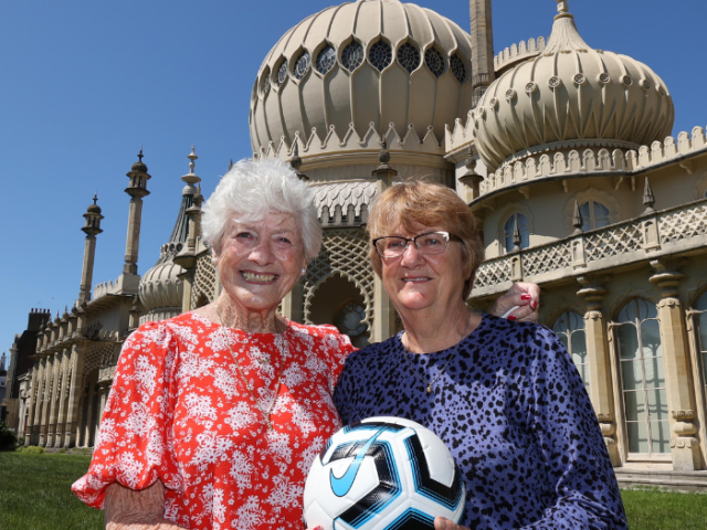 Photo of former football players Eileen Bourne and June Jaycocks